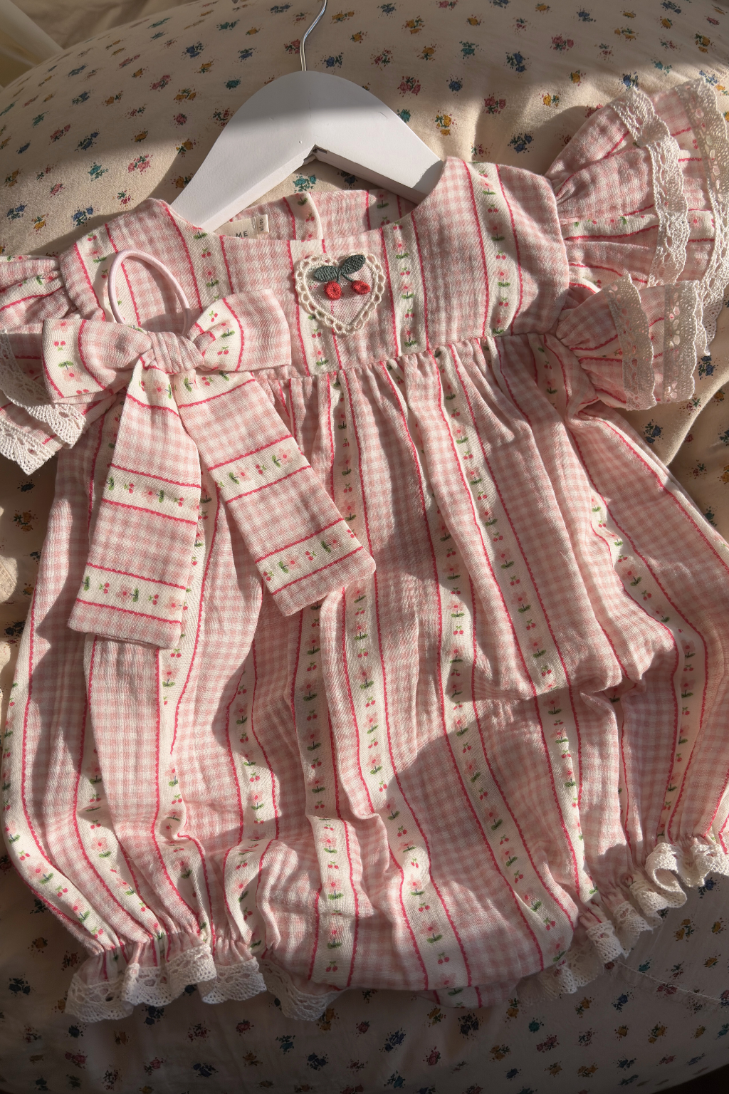 SPRING Rampers z koronką vichy