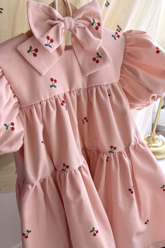 APRIL Rozkloszowana sukienka w wisienki