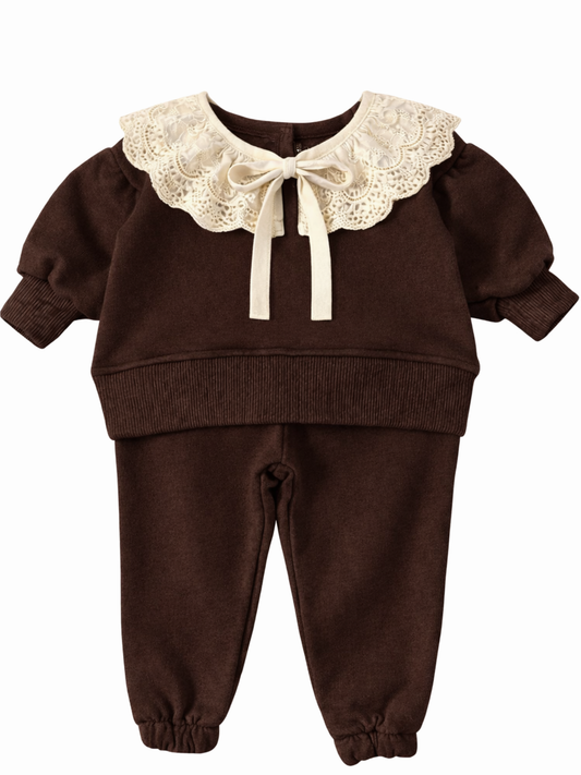 Czekoladowy dres z odczepianym kołnierzykiem