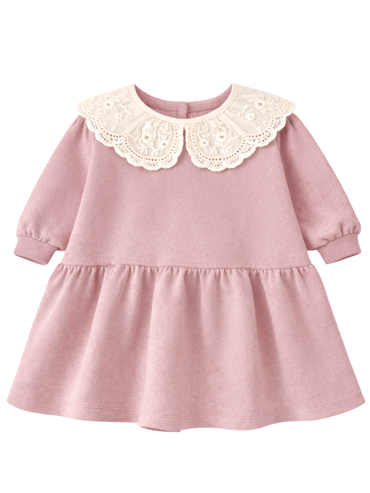 Dresowa sukienka z odpinanym kołnierzem