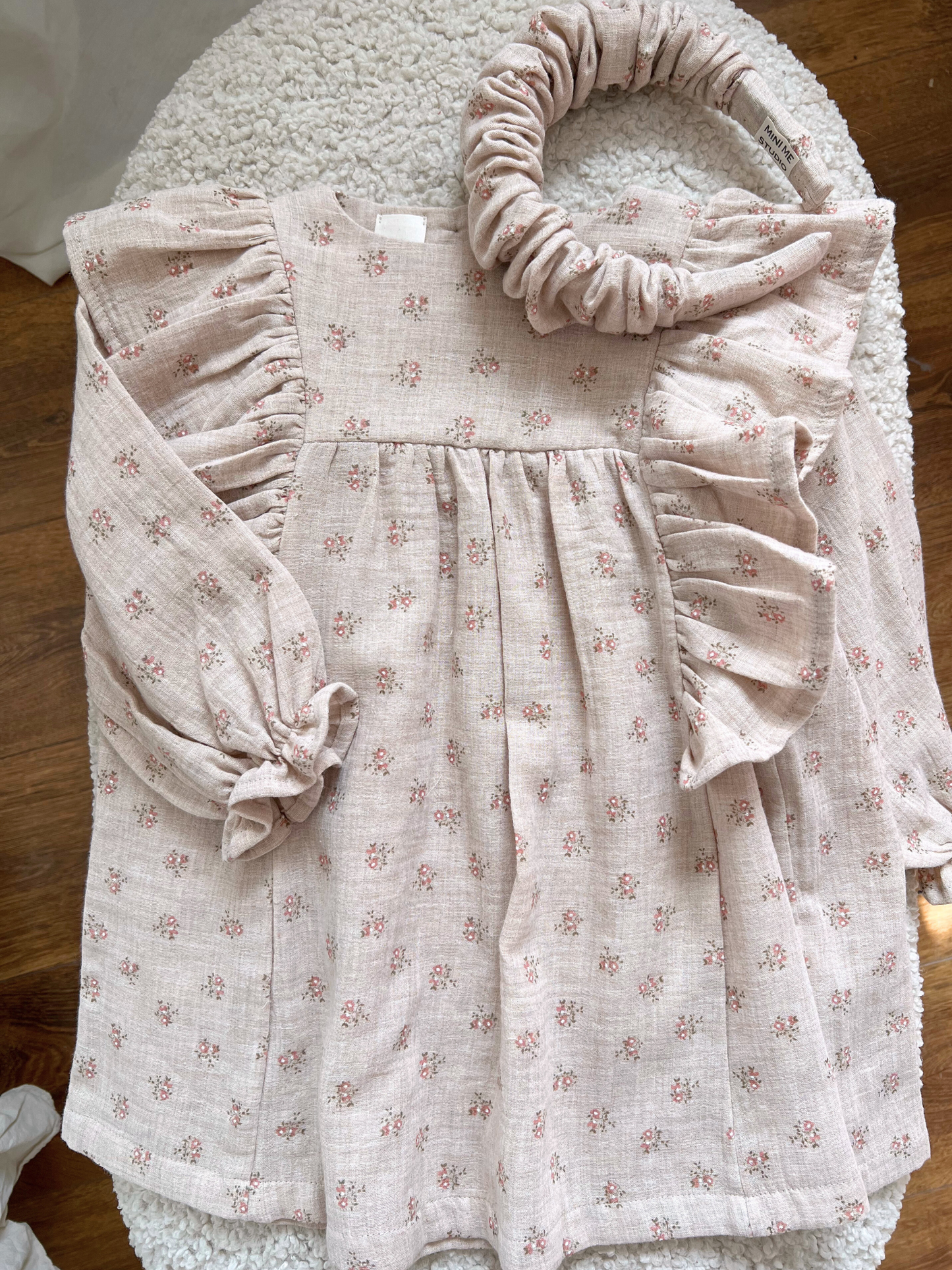 Sukienka beżowa fleuri