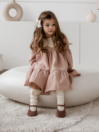 Muślinowa sukienka z rozkloszowanym dołem