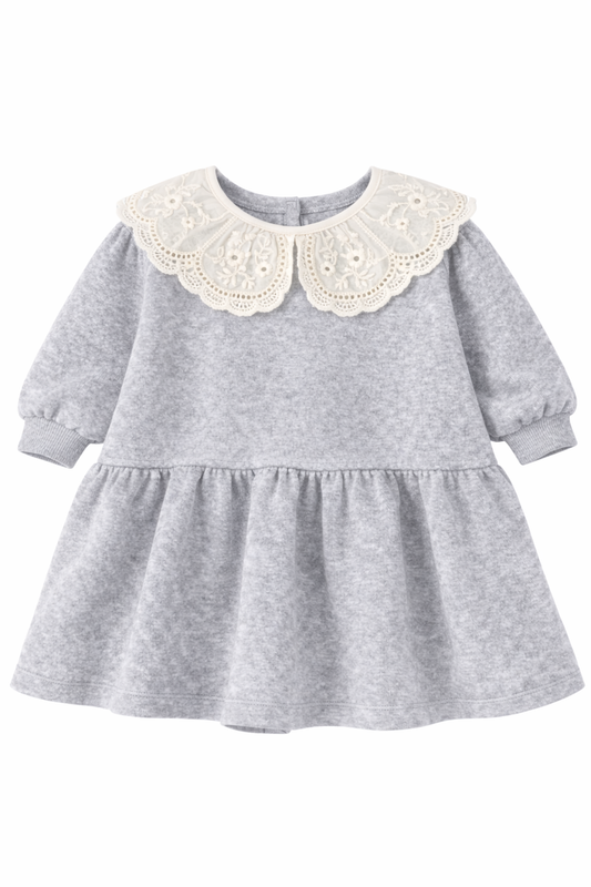 Dresowa sukienka z odpinanym kołnierzem