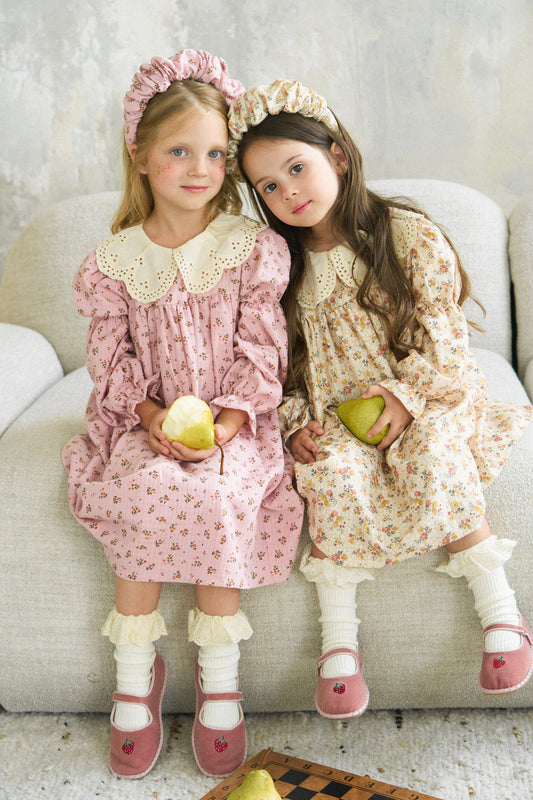 Sukienka w kwiatuszki różowa