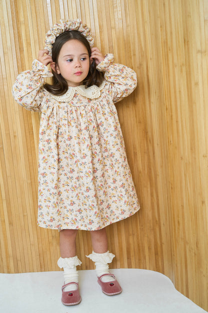 Sukienka w kwiatuszki beżowa