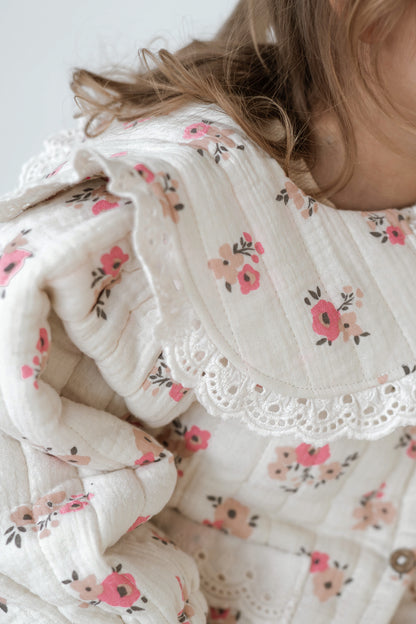 Pikowana kurtka w kwiaty