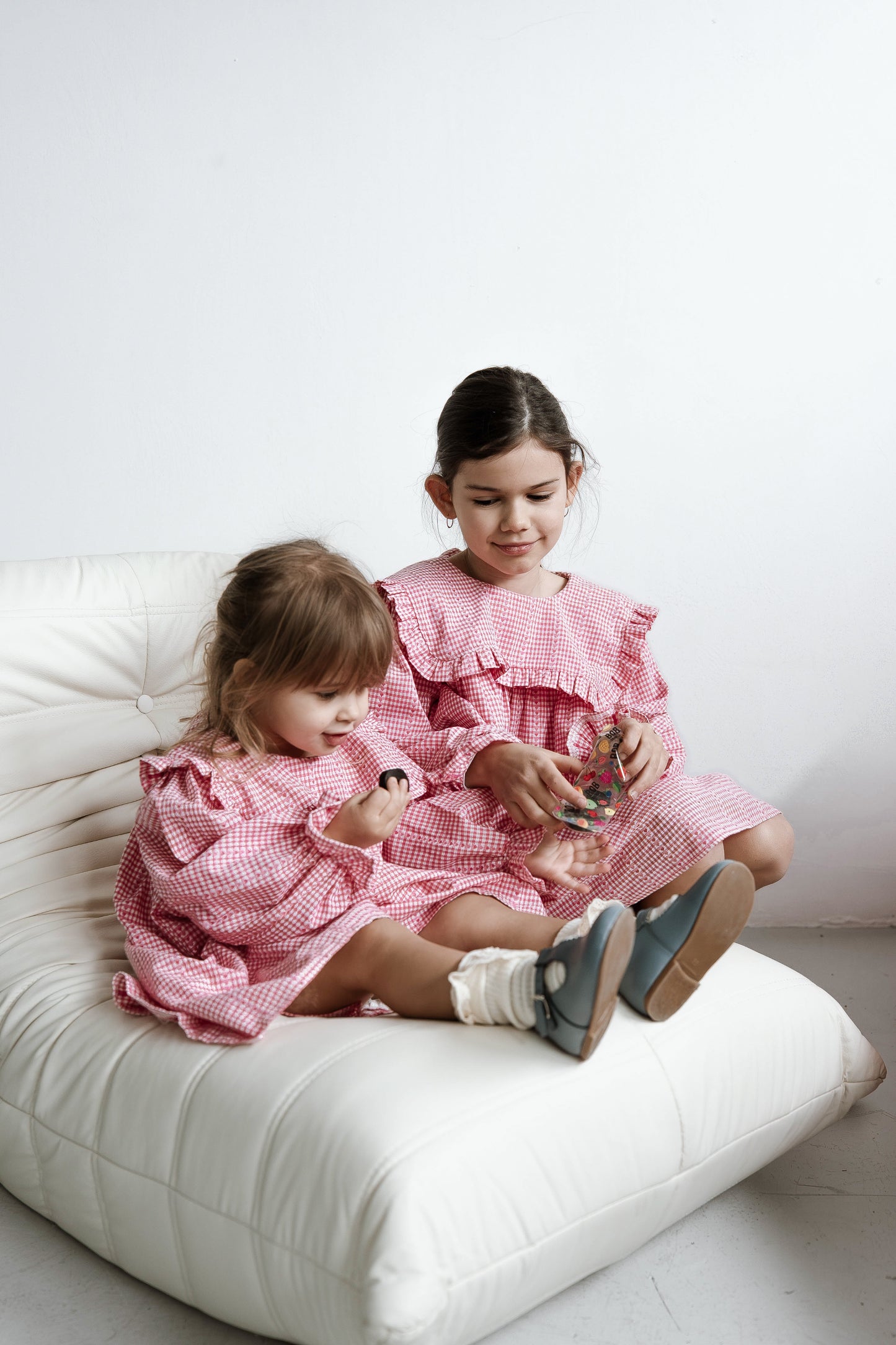 Sukienka w serduszka różowa