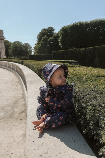 Granatowy dres w kwiaty